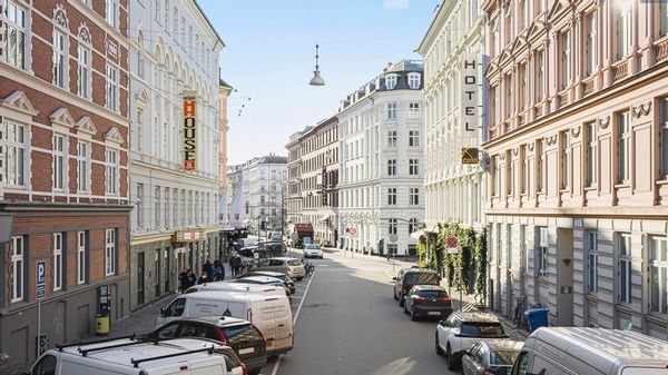 August 2024: unsimultaneous 3BR+, not France