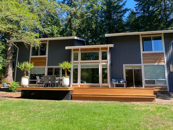 NW Contemporary home near the Harbor