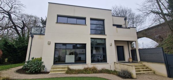 Nicolas's house