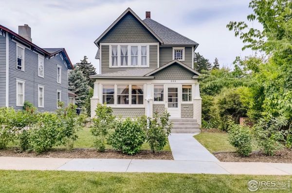 Craftsman Bungalow in historic neighborhood close to Rocky Mountain National Park