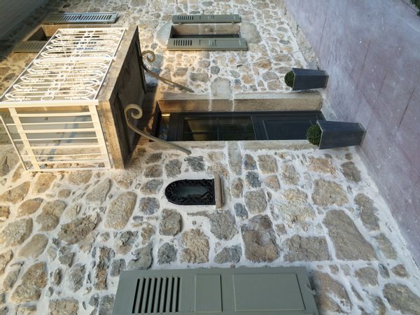 Sandra's house