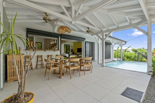 Villa with pool 3 bedrooms 3 bathrooms