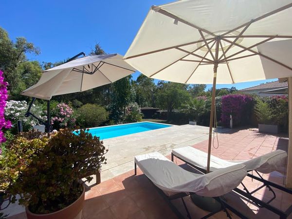 Villa 200 m plage. Merci d'envoyer vos messages uniquement si des dates disponibles.