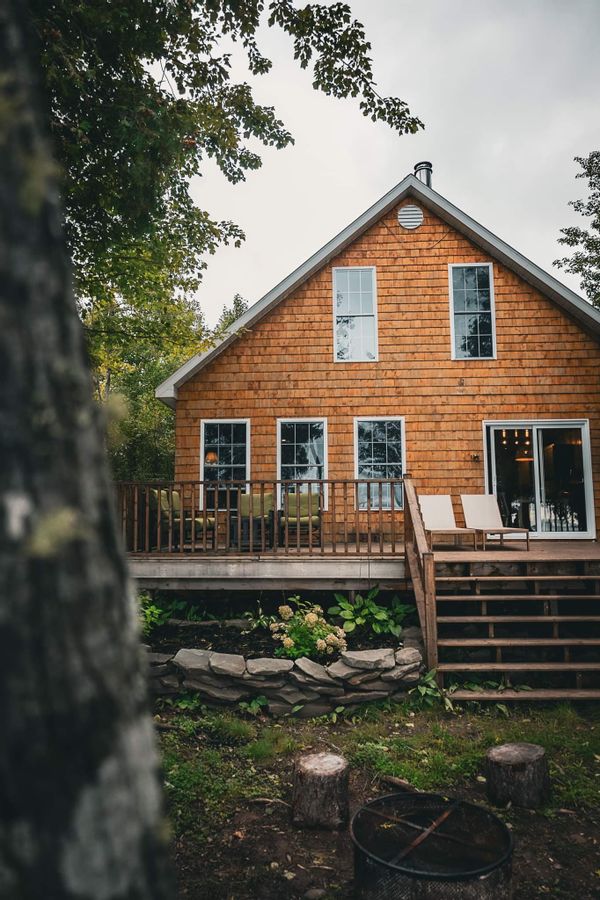 Katie and Joshs hus