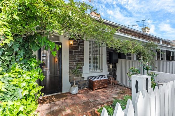 Cozy & Charming North Adelaide Home