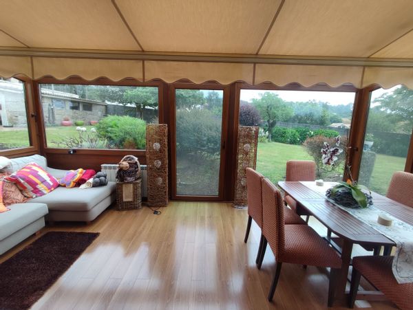 Cálido romanticismo en casa tranquila con estilo y  de entorno campestre pero cerca de todo.