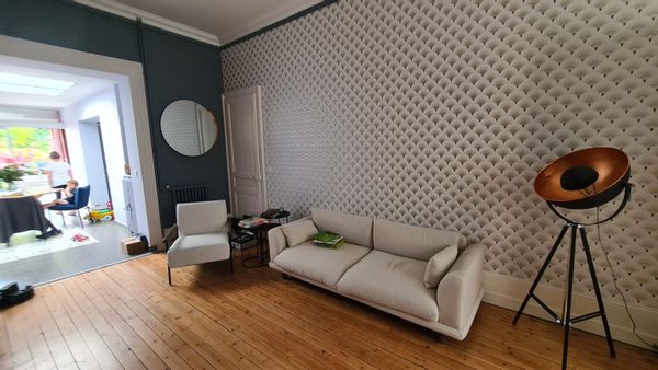 Lee's house