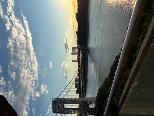 A peaceful neighborhood.  20 minutes from Time Square. Beautiful  views.