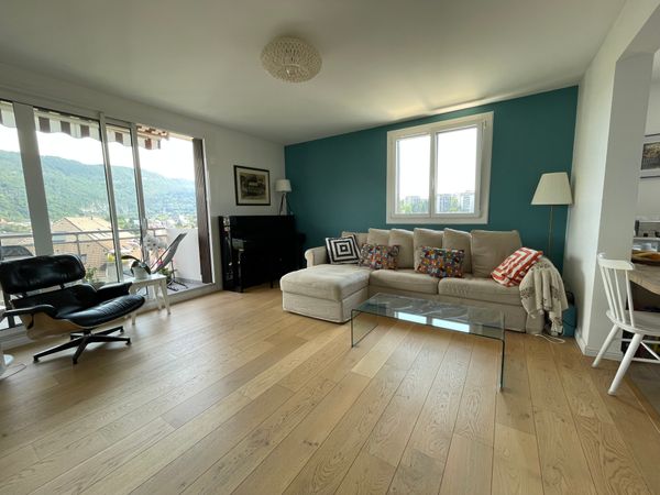Appartement T3 de standing, spacieux et comfy, dernier étage, parking et vieille ville à proximité