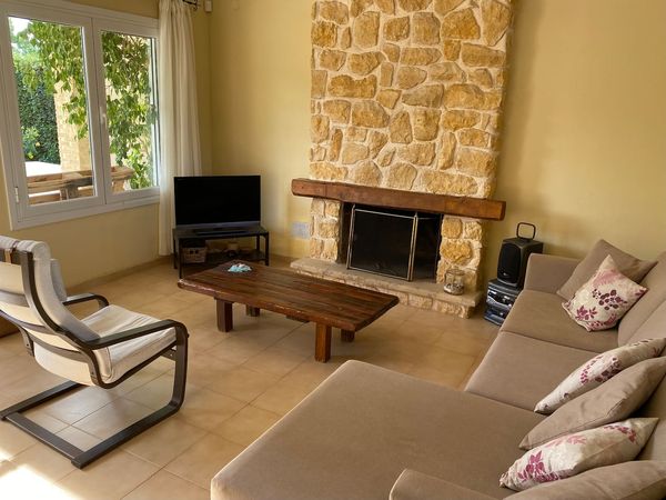 Three-bedroom home with a garden in Hod Hasharon