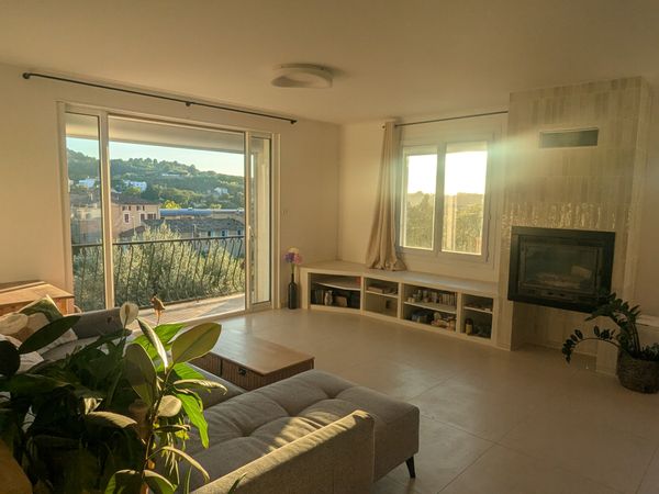 Maison lumineuse avec de magnifiques couchers de soleil, de 3 chambres au cœur de la Provence