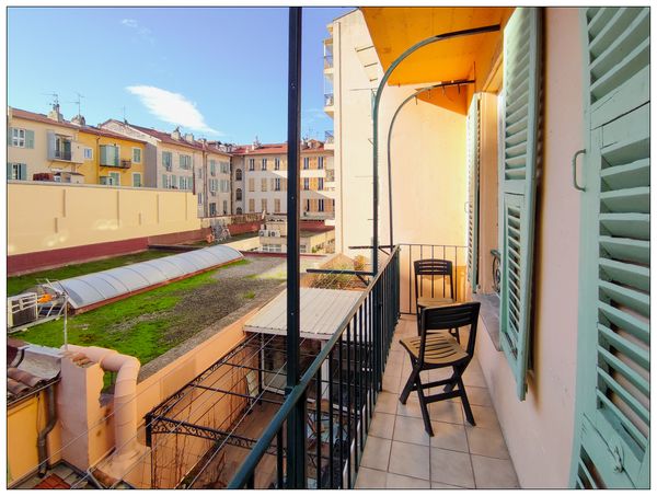 Charmant appartement proche du Port de Nice, 3 pièces, 2 chambres, terrasse