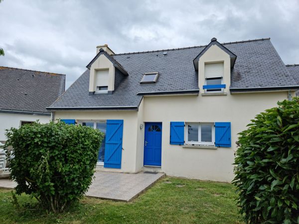 Sea view family home, 100m from a sandy beach – Southern Brittany