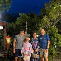 Family friendly Quebec city home HOT TUB- 20 min from everything!