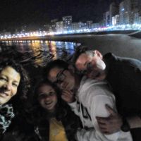 Amplio y luminoso piso de tres habitaciones y dos baños en Gijón