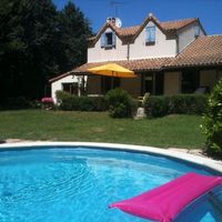 Maison avec piscine et grand jardin en Provence