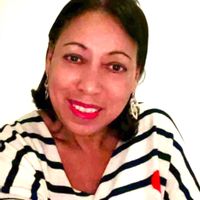 Sandy  Courtney  Glori-Anns hus