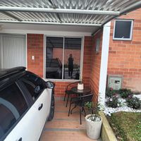 Casa de Milena y Mario - Conjunto cerrado, Vigilancia 24/7 . Minimalista, Limpio y buen gusto.