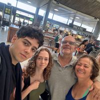 ANA, LUIS, HERNÁN Y CELIAs hus