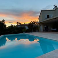 Villa 200 m plage. Merci d'envoyer vos messages uniquement si des dates disponibles.