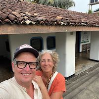 Maison de village, toutes commodités à pied, à 15mn de la plage et 3mn du lac de Soustons. Au calme.