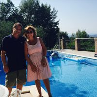 Alloggi in villa panoramica vista piscina vicino al mare e parchi nazionali.