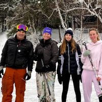 Tranquil Lakefront Retreat – Ski, Snowshoe & Cozy Nights by the Fire