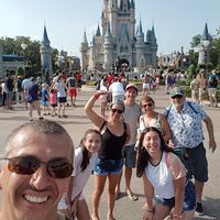 Felipe Y Familia's house