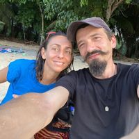 Camera matrimoniale con bagno privato. Uso cucina, spazio interno e giardino comuni.