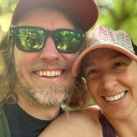 Eva Watts and Derek Wattsina kuća