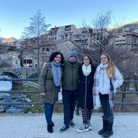Miquel, Marga Y Dos Más s Haus