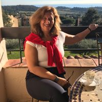 Terrasse avec vue exceptionnelle sur la mer méditerranée, l'île du Levant et les vignobles.