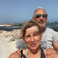 Melanie & Symon’s home is a beautiful apartment:  Casille de Costa complex on Fuerteventura.