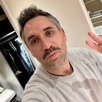 NICOLASs hus