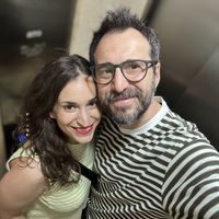 Piso de 3 dormitorios con amplias terrazas, parking y zonas comunes con piscina. Muy bien conectado.