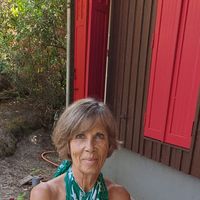 Chambres et salle de bain privées dans une grande maison située dans un cadre arboré résidentiel
