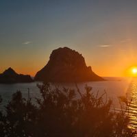 House 3 rooms, roof top see views, sunset all year. Jacuzzi privado cubierto. Piscina communitaria
