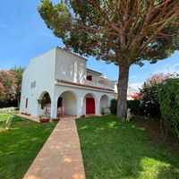 Alejandro's house,  recently renovated with an unique location 100m from beach and space for 10