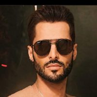 nicos hus